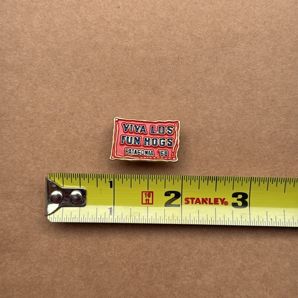 Patagonia Viva Los Fun Hogs Pin - Picture 3 of 3
